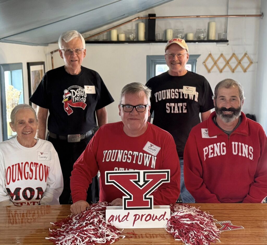 group of YSU alumni posing for a photo